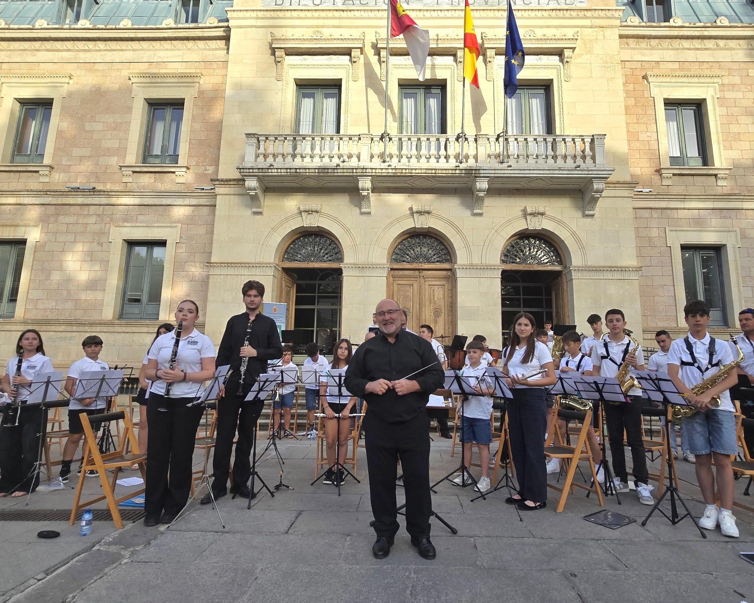 La iniciativa de Paco Núñez para las Bandas de Música respaldaría a 2.500 intérpretes de Cuenca