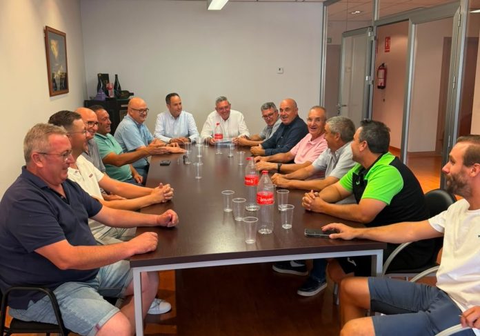 FOTO -El PP reclama más agua para La Manchuela y exige a Page y Sánchez que cumpla los compromisos pendientes con agricultores y cooperativas (2)