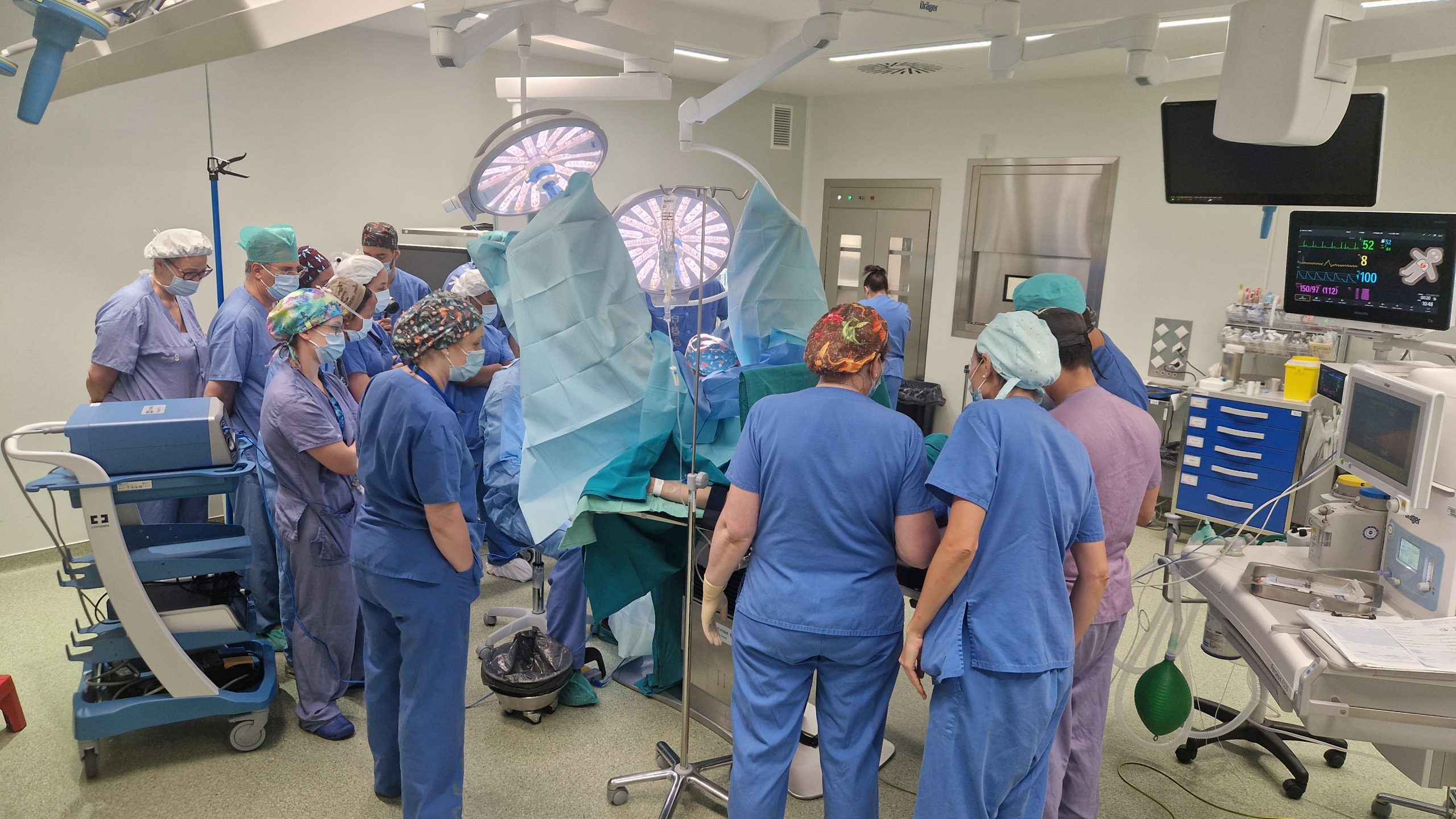 El Hospital Universitario de Cuenca incorpora nuevas técnicas láser para el tratamiento de la patología anorrectal