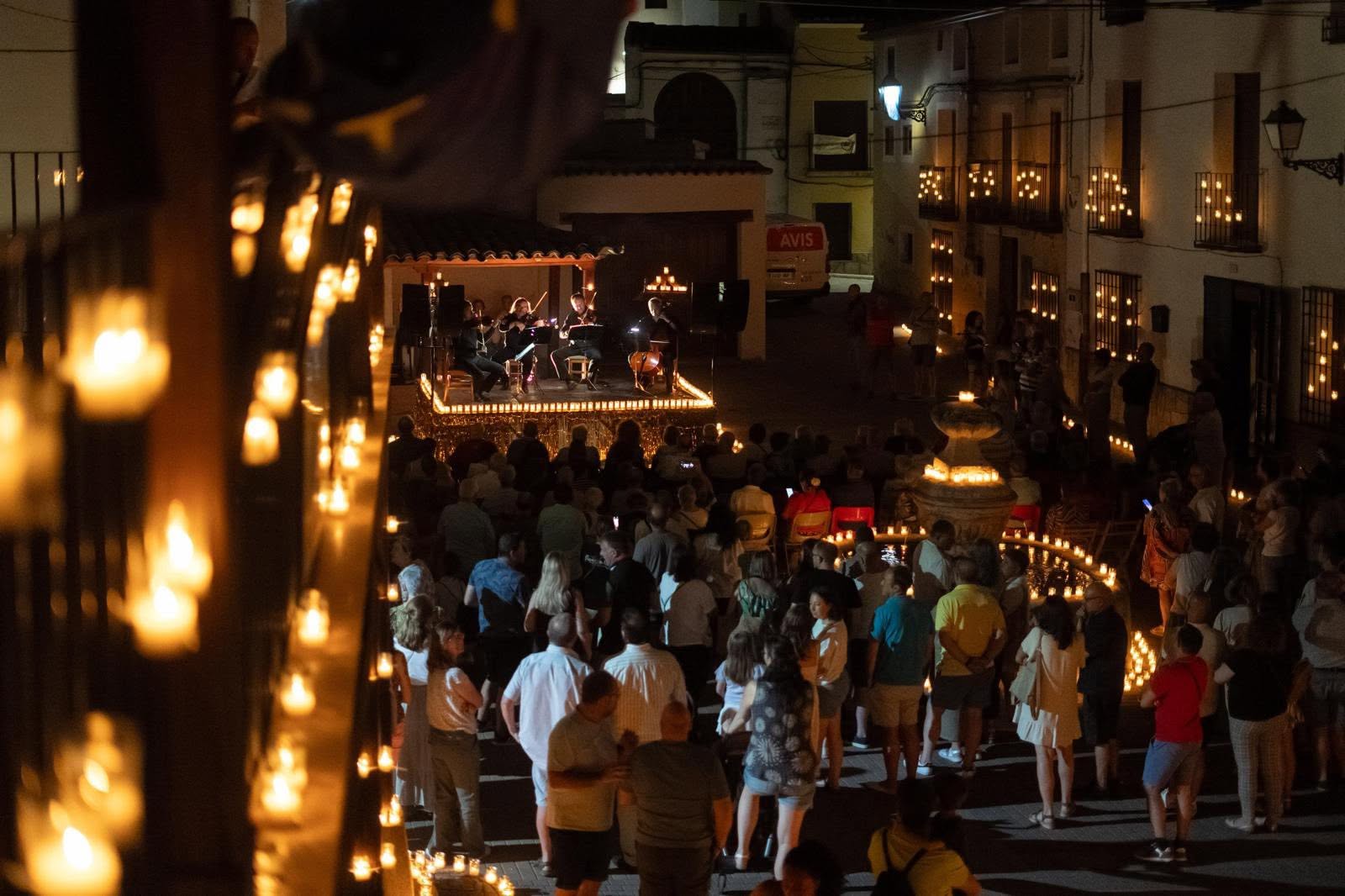 Más de 2.000 velas en Gascueña para promocionar el turismo en la Alcarria conquense