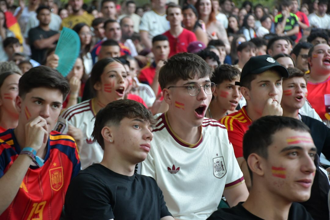Cuenca arropa a la selección desde Santa Ana en su pase a la final del Mundial