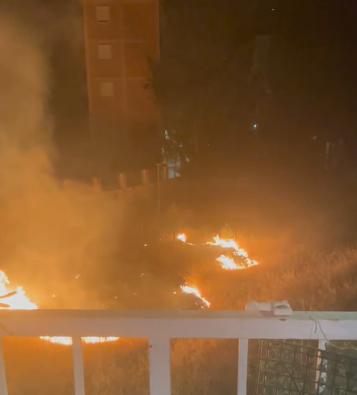 Casablanca exige la limpieza «inmediata» de los terrenos de ADIF tras un incendio junto al paso a nivel