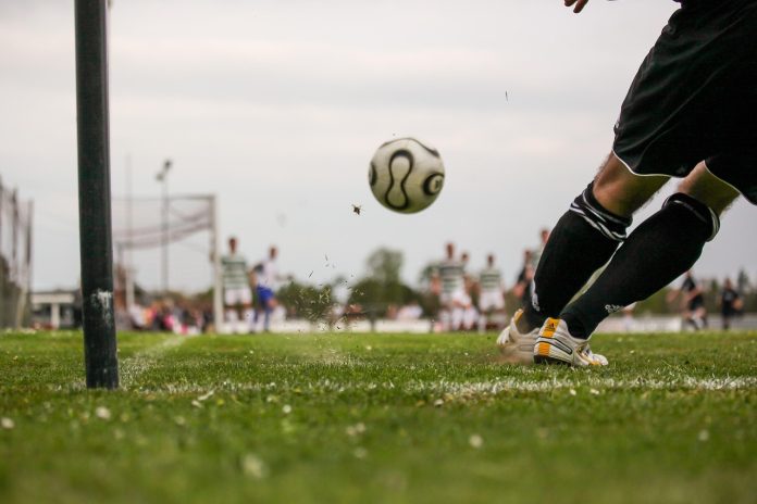 soccer-1678992_1280