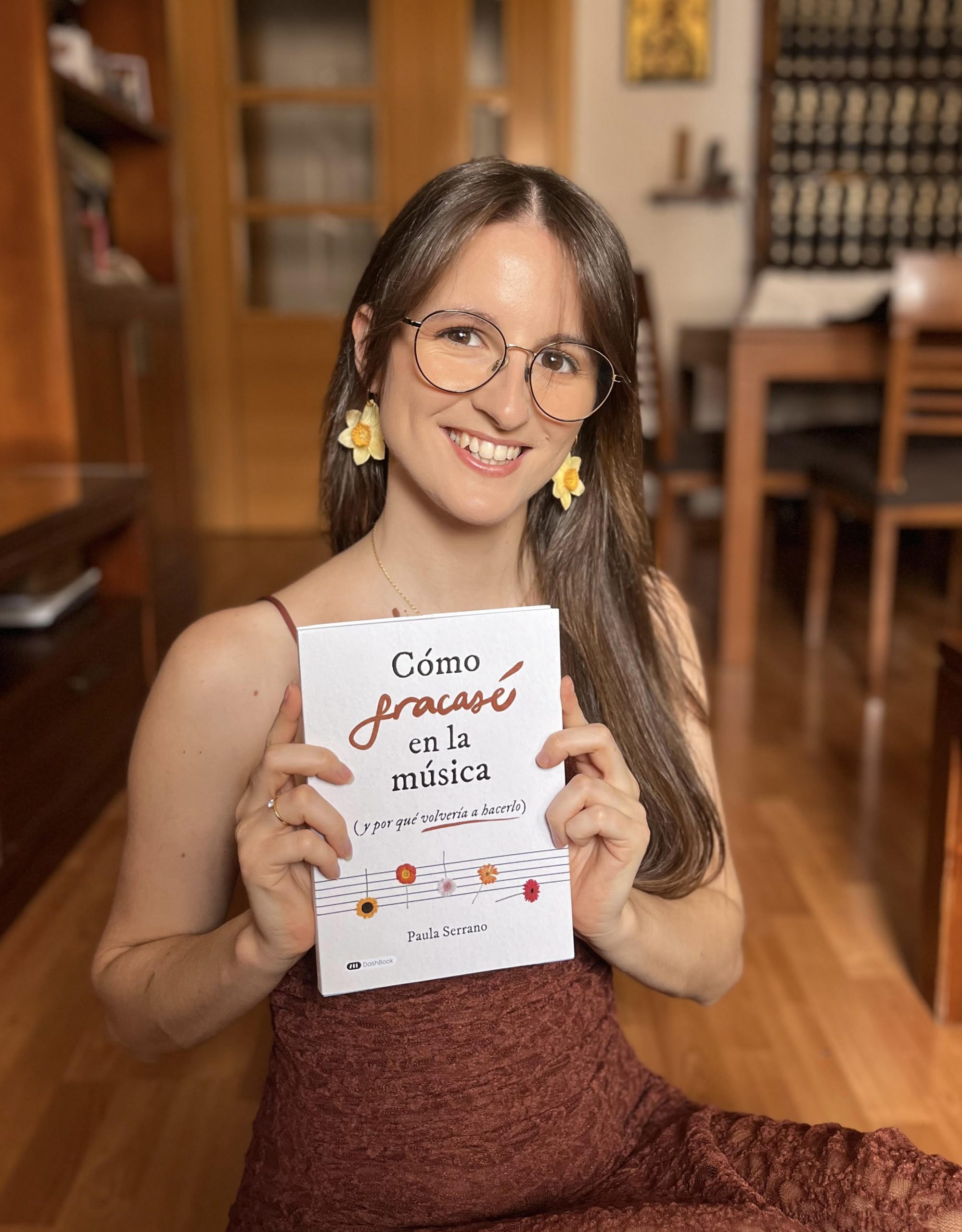 La cantautora Paula Serrano escribe un libro en el que se despide del mundo de la música